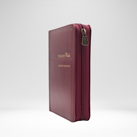 Good News Bible Catholic Edition - Compact, colour illustrations, zipper